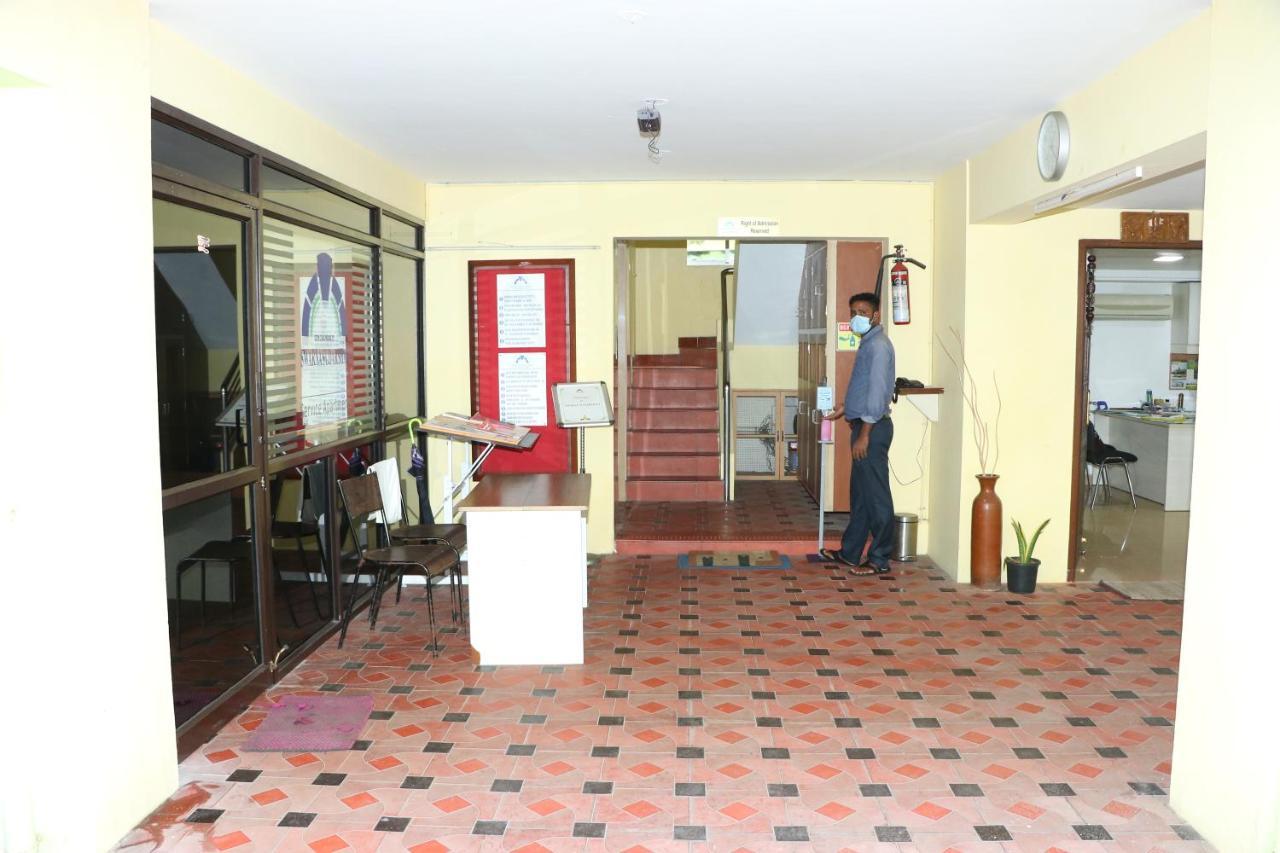 Swarna Sudarshan Service Apartment @ Adyar Chennai Luaran gambar
